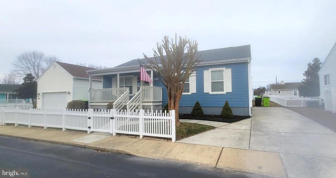 38518 S Hampton Dr - Photo 2 of 16