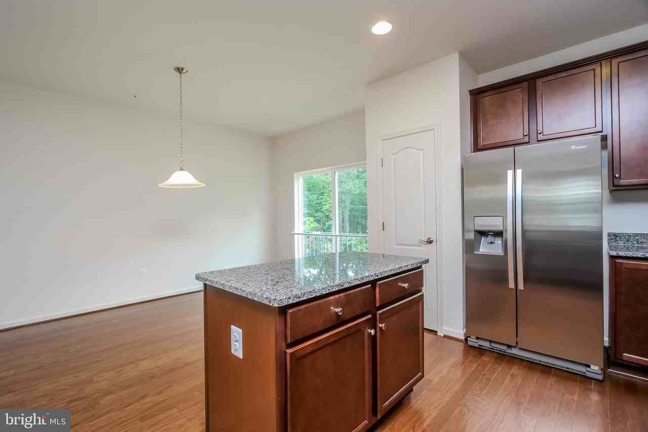 8404 Wood Thrush Way - Photo 4 of 32