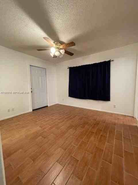 11412 Sw 113th Pl #0 - Photo 7 of 14