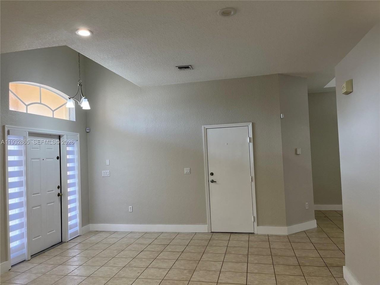 15205 Sw 13th Ter - Photo 5 of 12