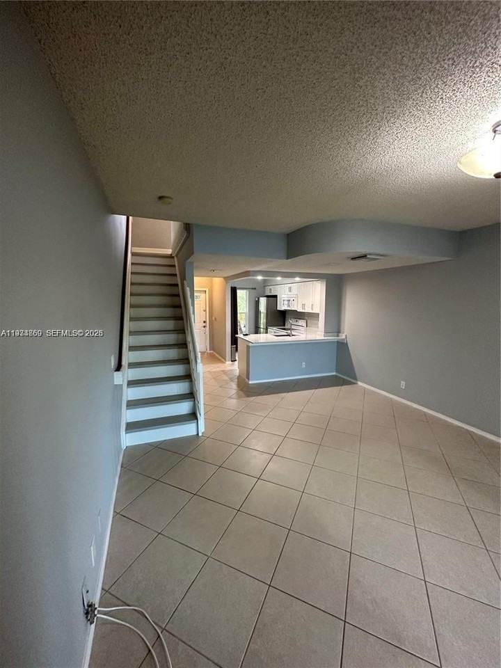 211 Mallory Ct #211 - Photo 2 of 21