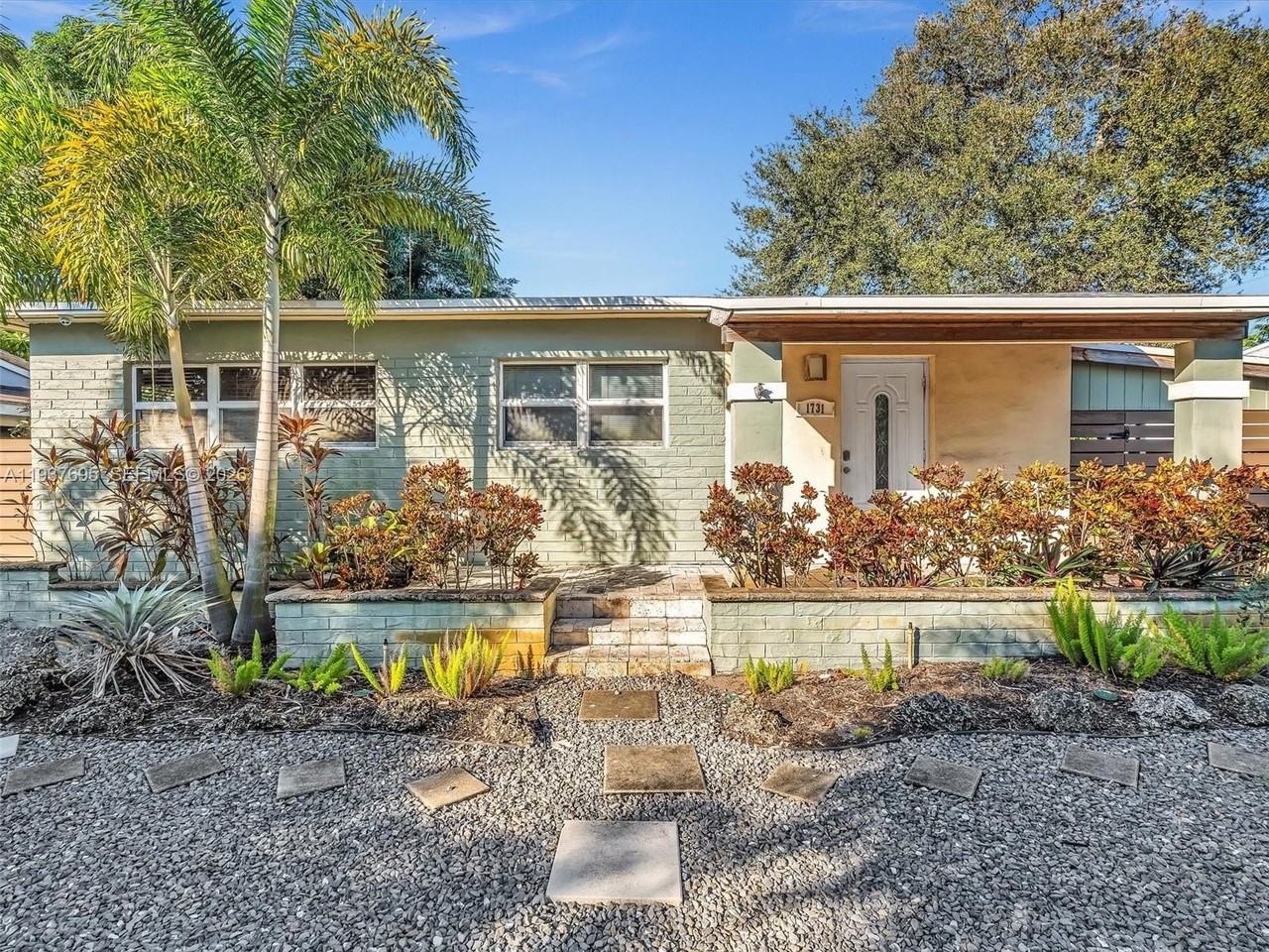 1731 Nw 7th Ter - Photo 2 of 50