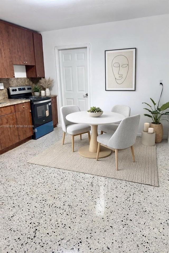 1141 Nw 32nd Ave #0 - Photo 4 of 19