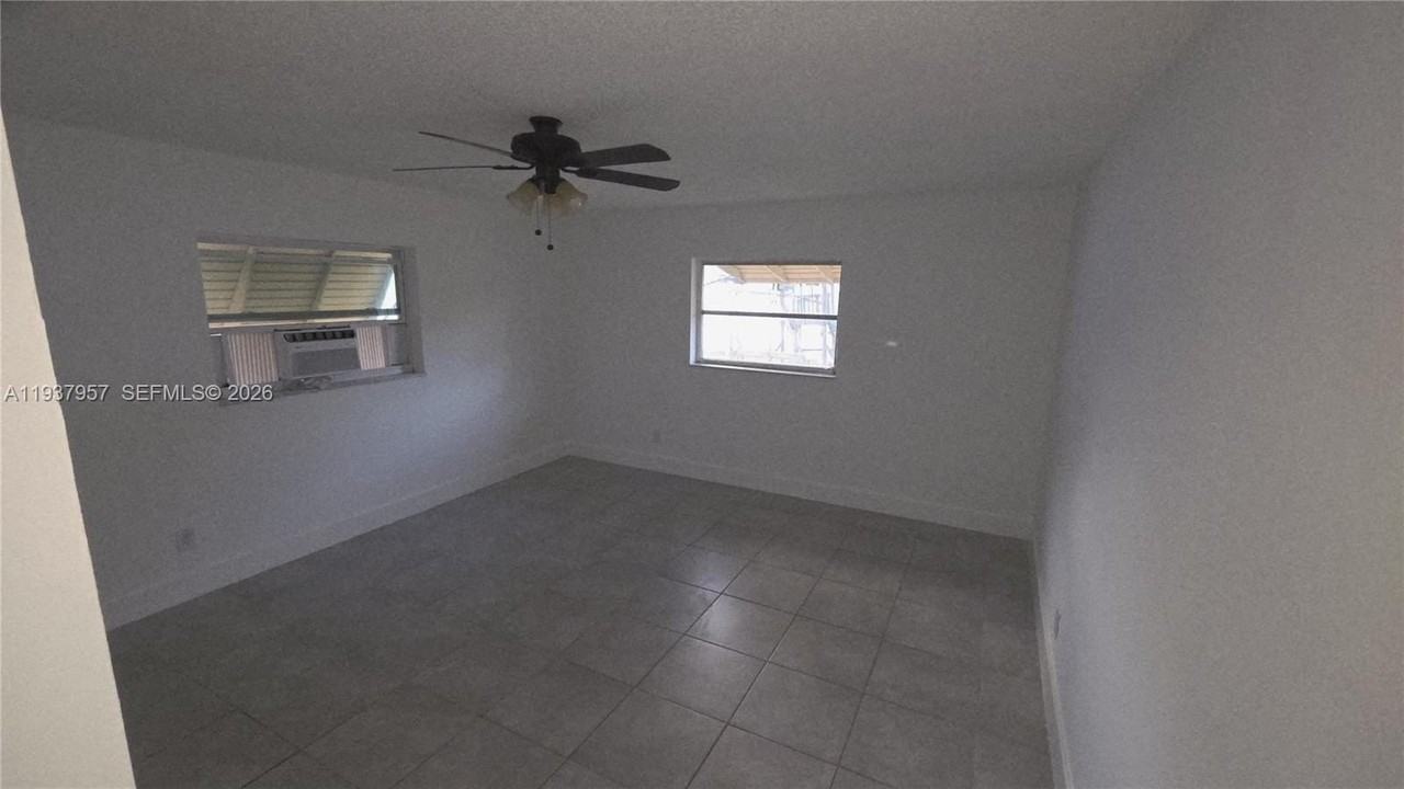 9507 Nw 80th Ct - Photo 7 of 13