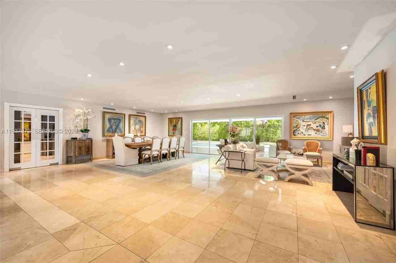 7230 Vistalmar St - Photo 3 of 35