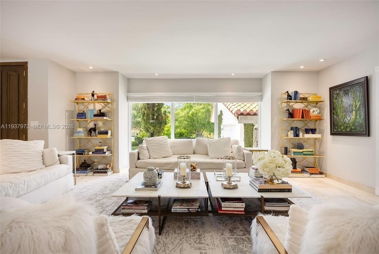 7230 Vistalmar St - Photo 6 of 35