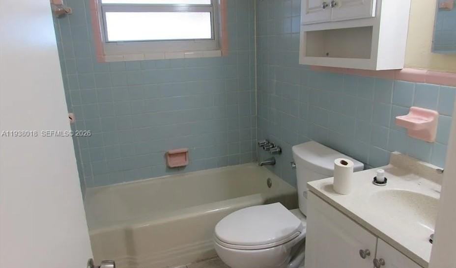 3011 Saint Charles St #0 - Photo 4 of 4