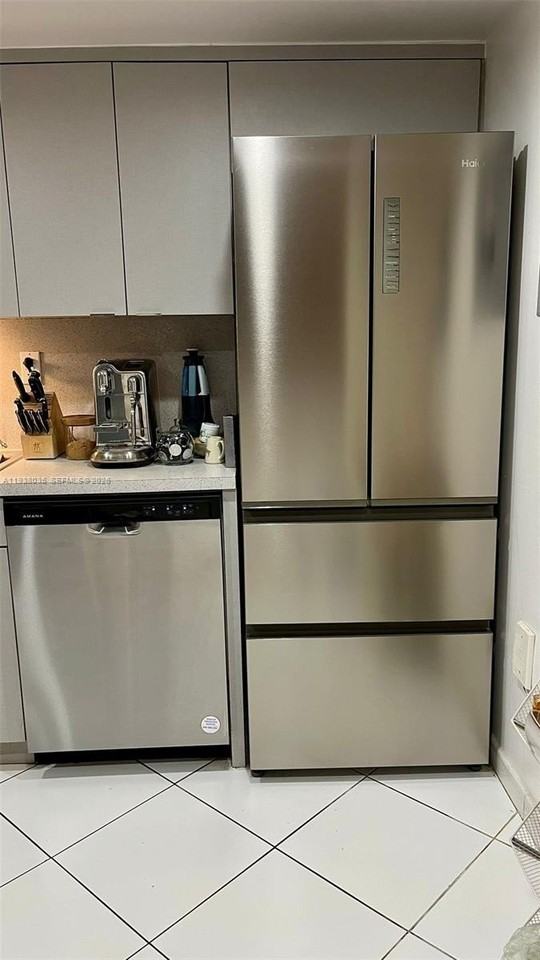 2600 Collins Ave #309 - Photo 7 of 18