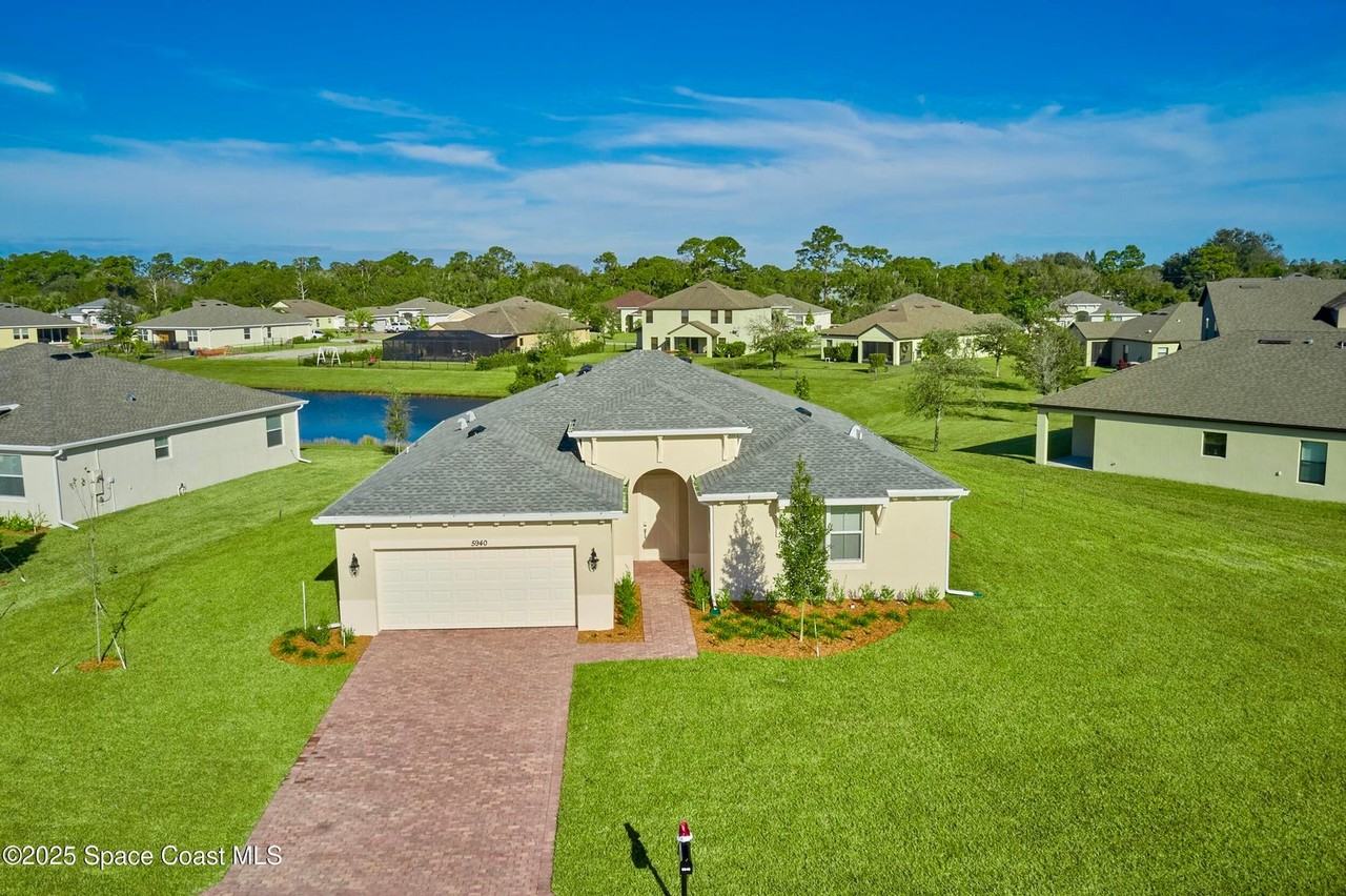 5940 Manzanita Way - Photo 3 of 8