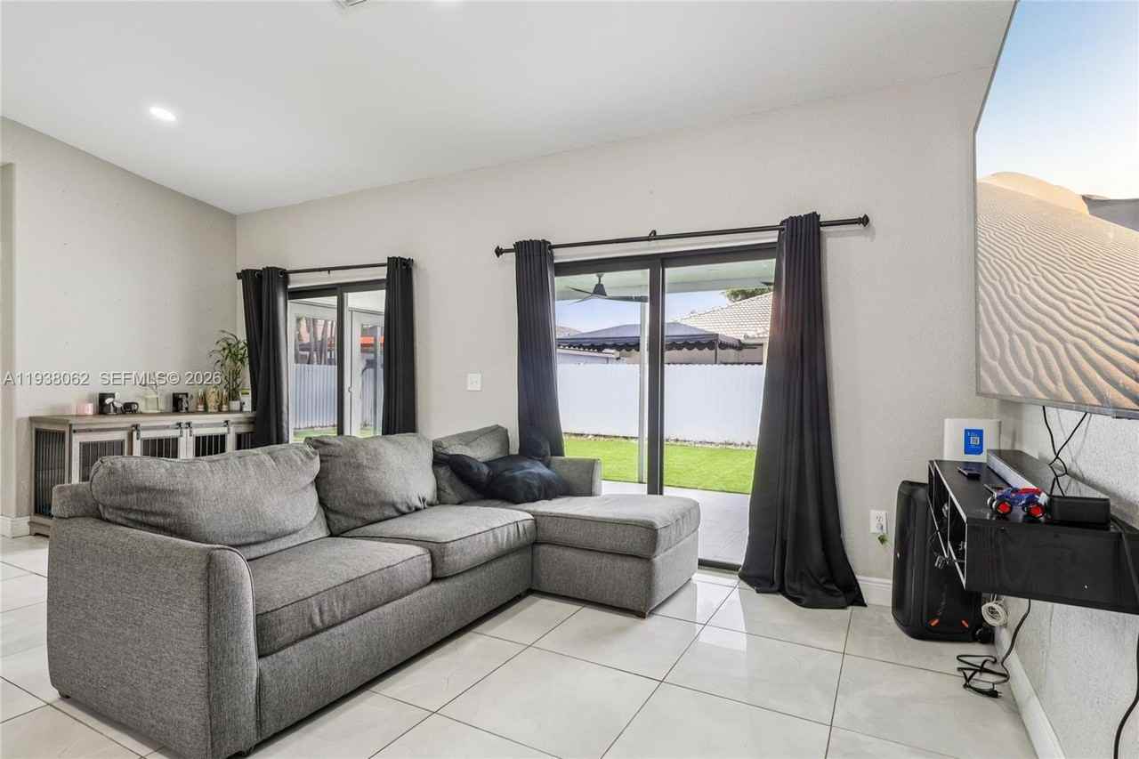 7754 Nw 201st Ter #7754 - Photo 4 of 26