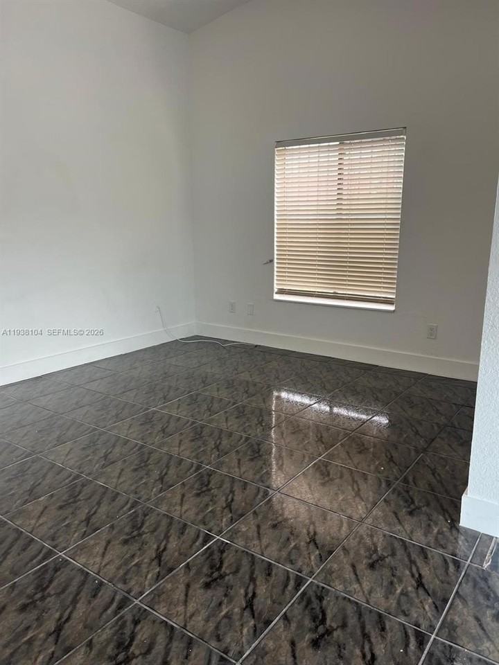 14013 Sw 281st Ter - Photo 7 of 10