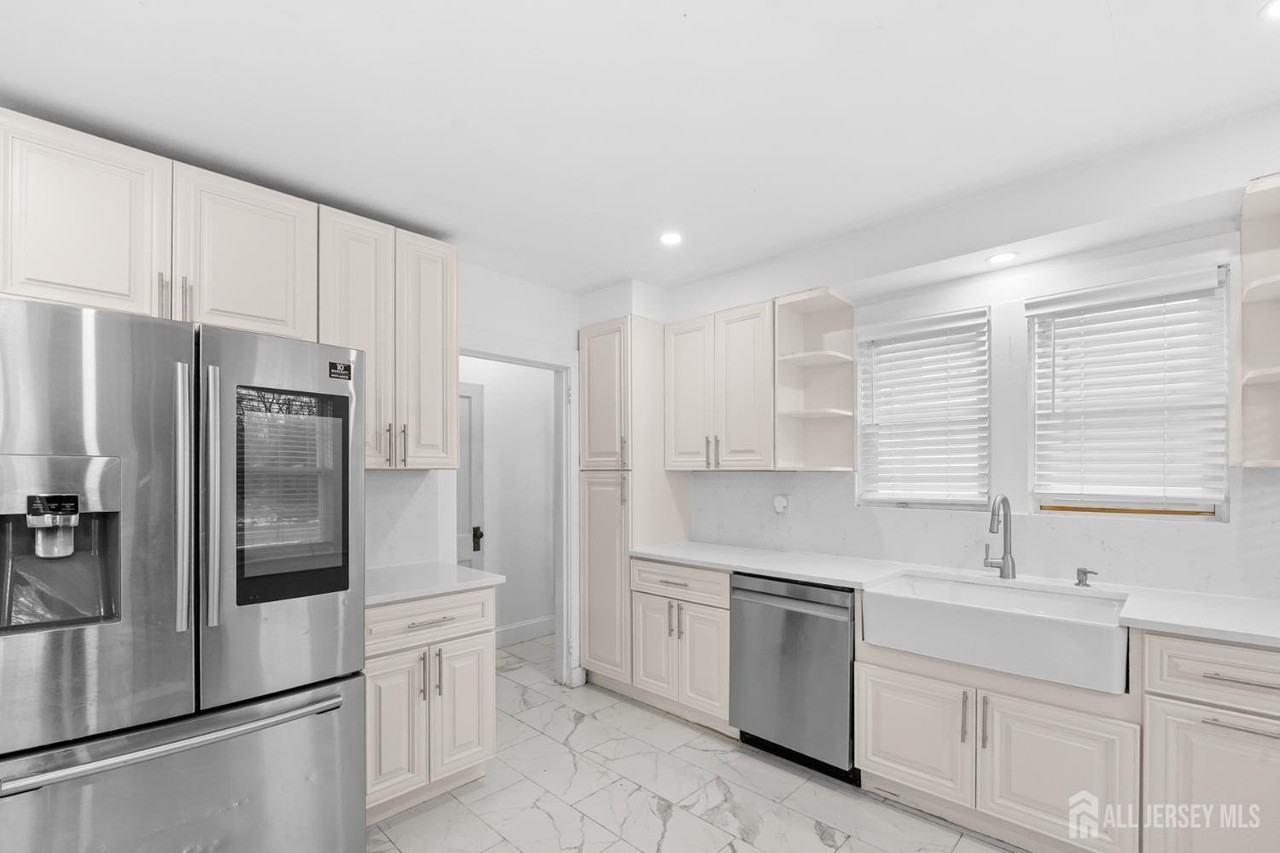 339 Plainsboro Rd - Photo 4 of 16