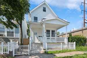 featured image of 318 Seaman St #2