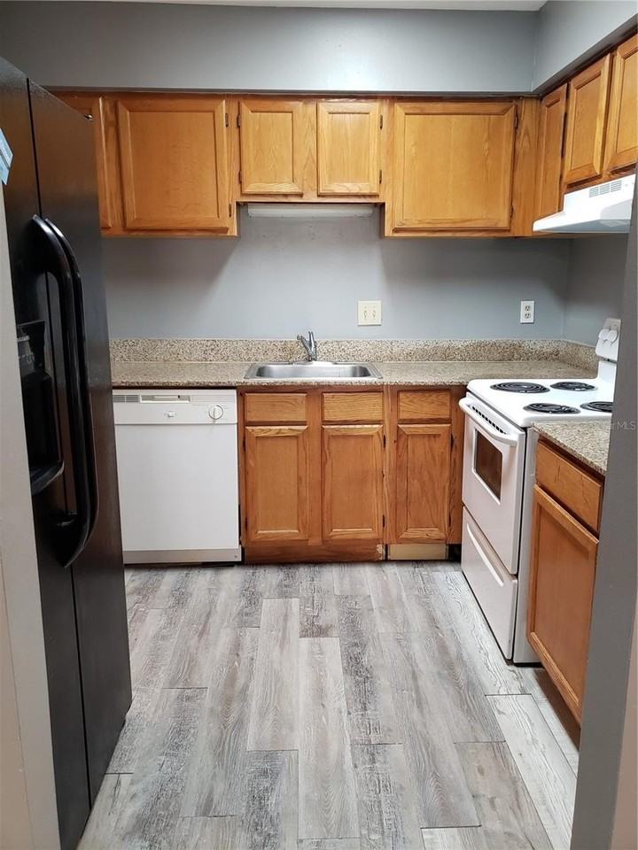 4151 S Semoran Blvd #8 - Photo 7 of 27