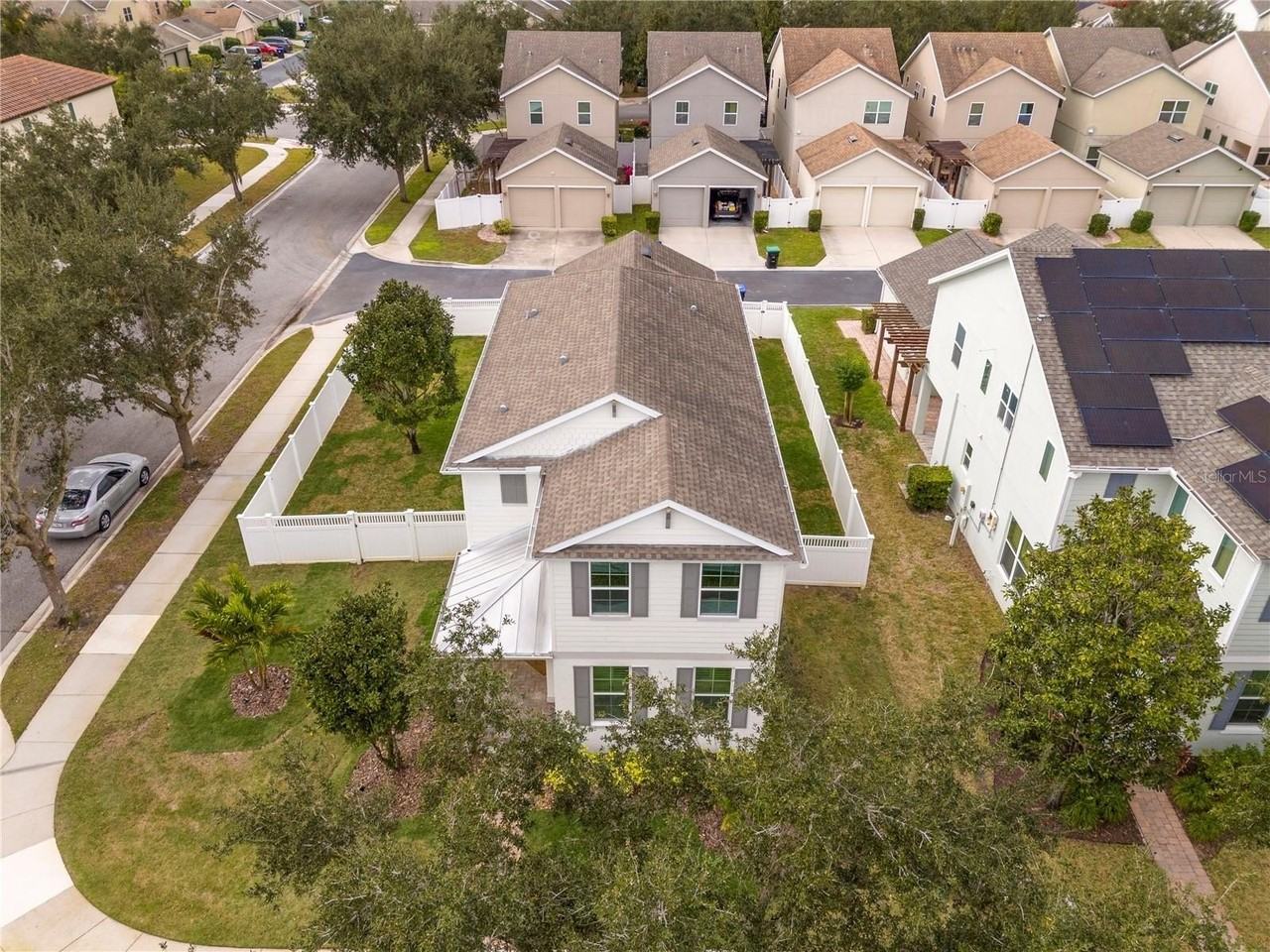 6060 Roseate Spoonbill Dr - Photo 3 of 50