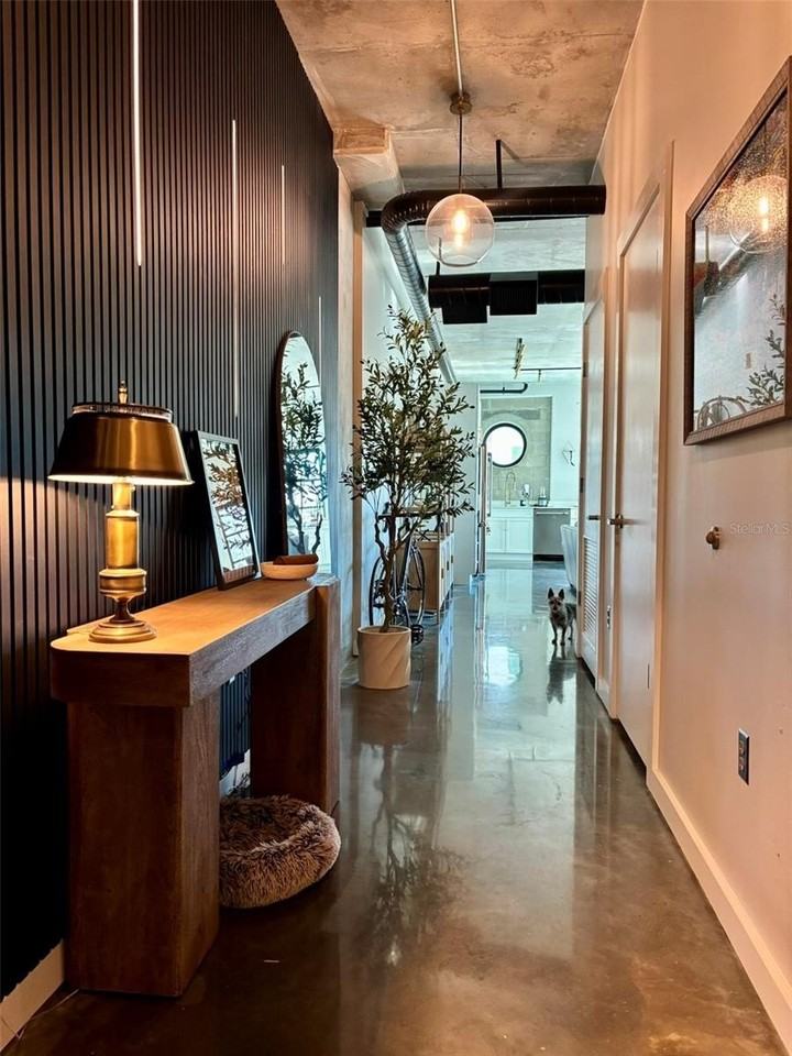 1212 E Whiting St #201 - Photo 3 of 25