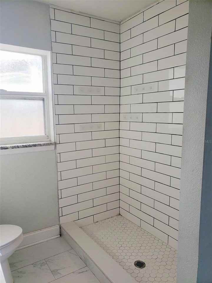 1489 De Leon St - Photo 6 of 22