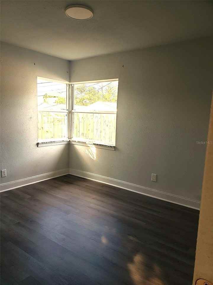 1489 De Leon St - Photo 7 of 22