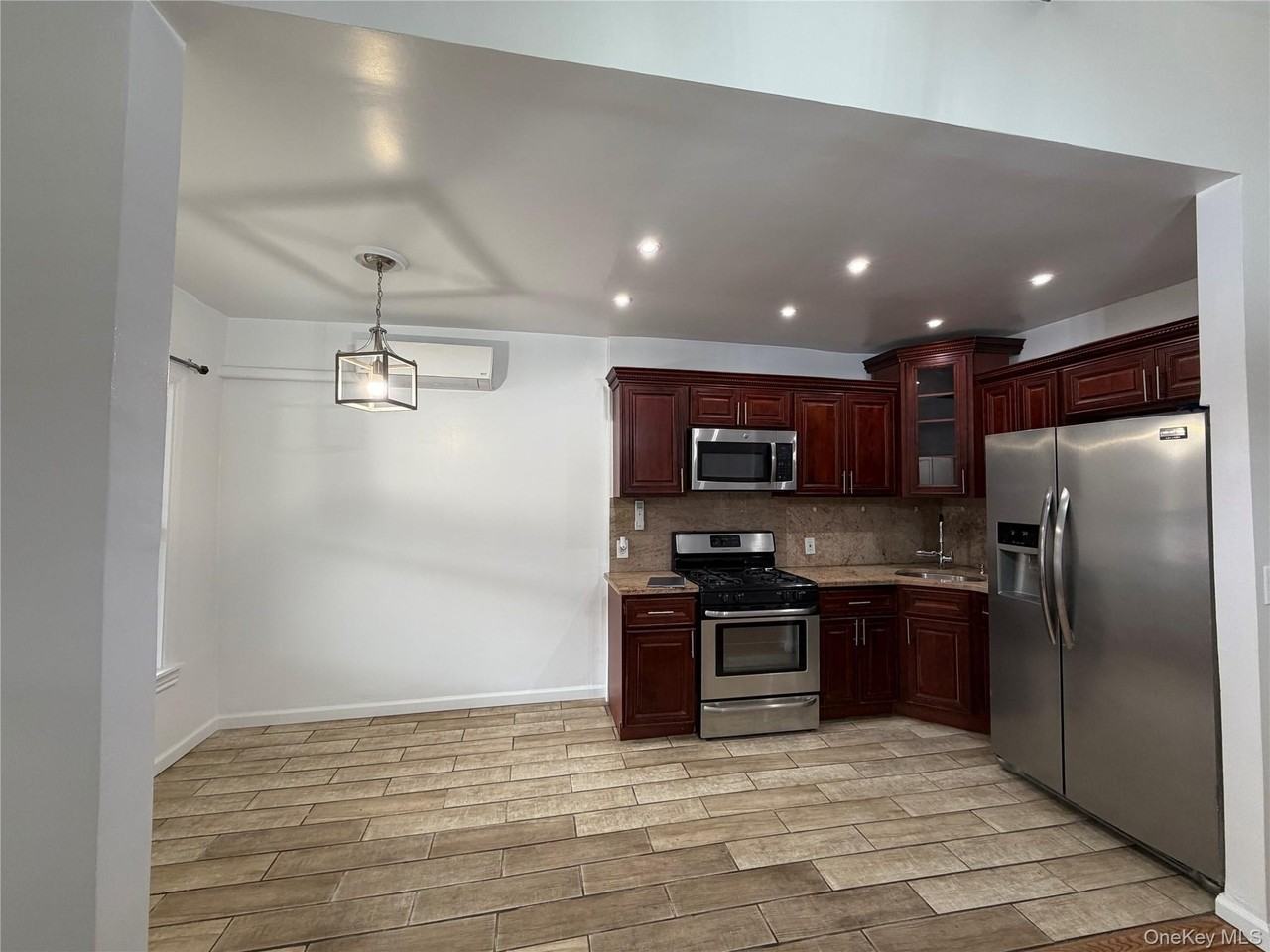 115-43 205th Street unit: 1 St #1st - Photo 3 of 12