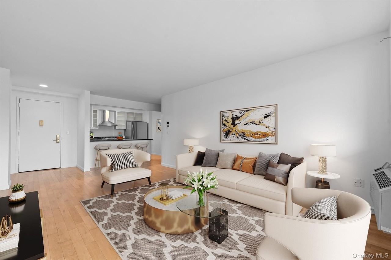 3080 21st St Apt 6c #6C - Photo 2 of 14