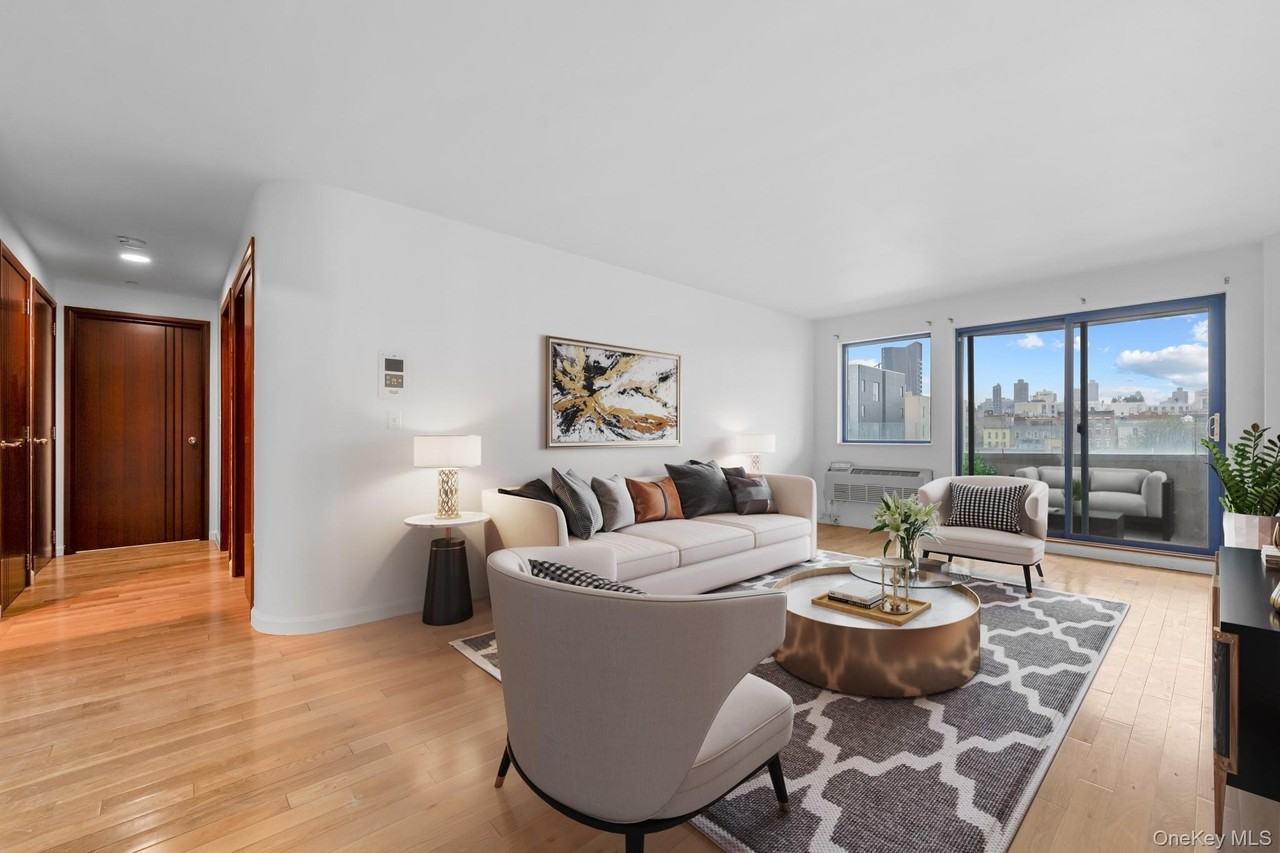 3080 21st St Apt 6c #6C - Photo 3 of 14