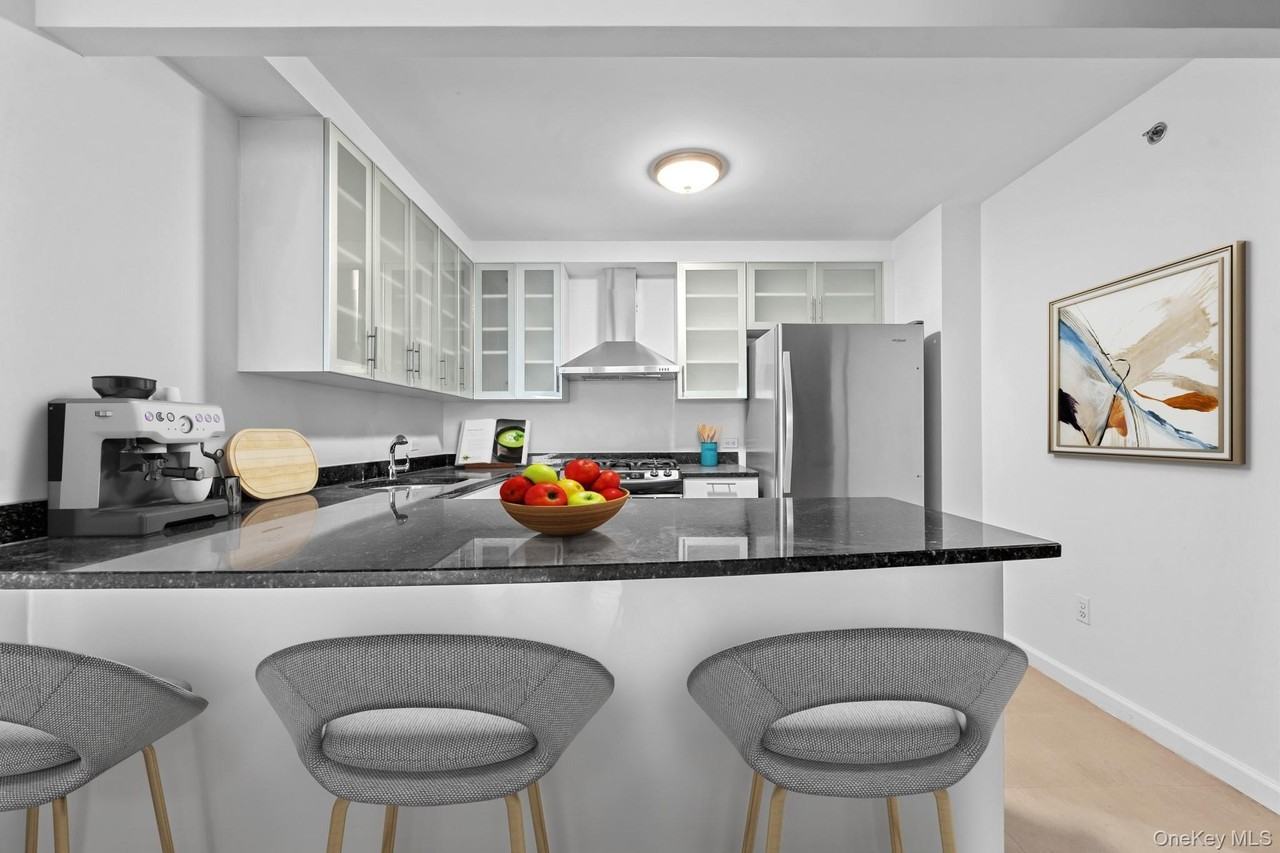 3080 21st St Apt 6c #6C - Photo 6 of 14