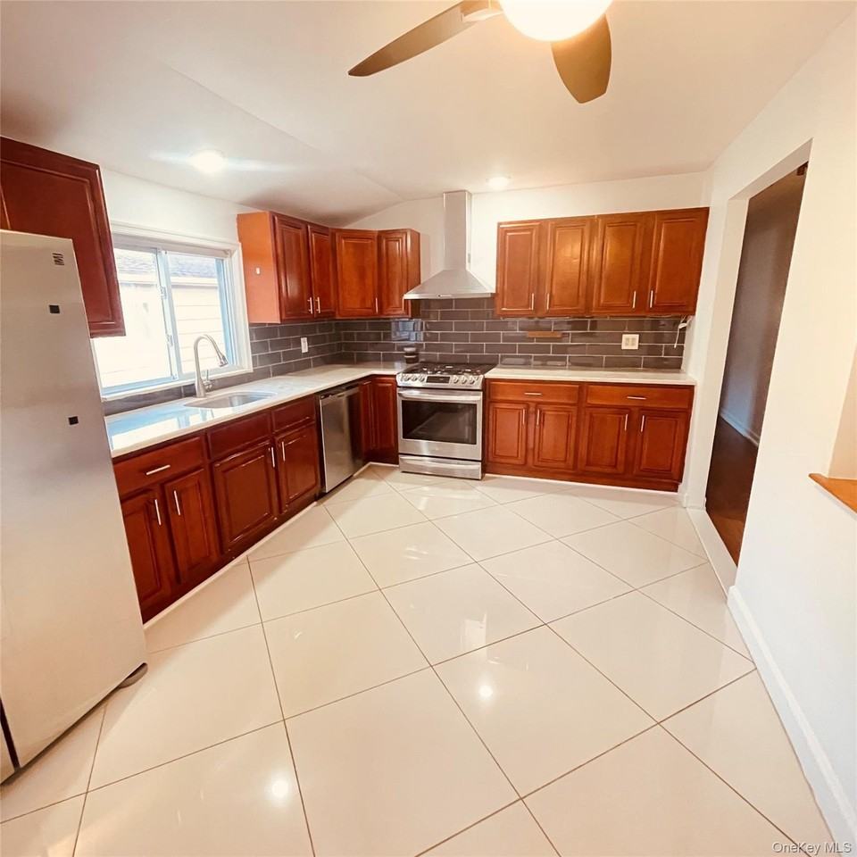 878 Rensselaer Ave - Photo 2 of 35