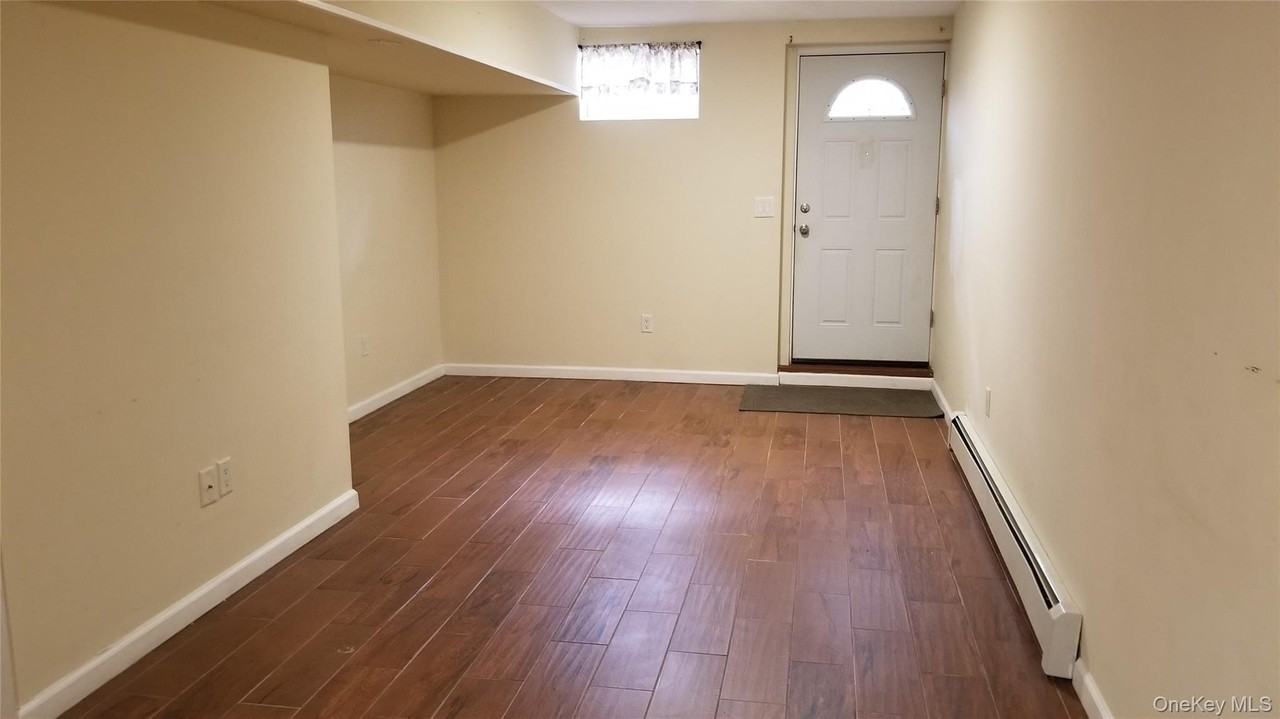 27 Inwood Ave - Photo 3 of 4