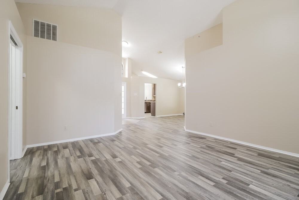 164 Lakebreeze Cir - Photo 6 of 16