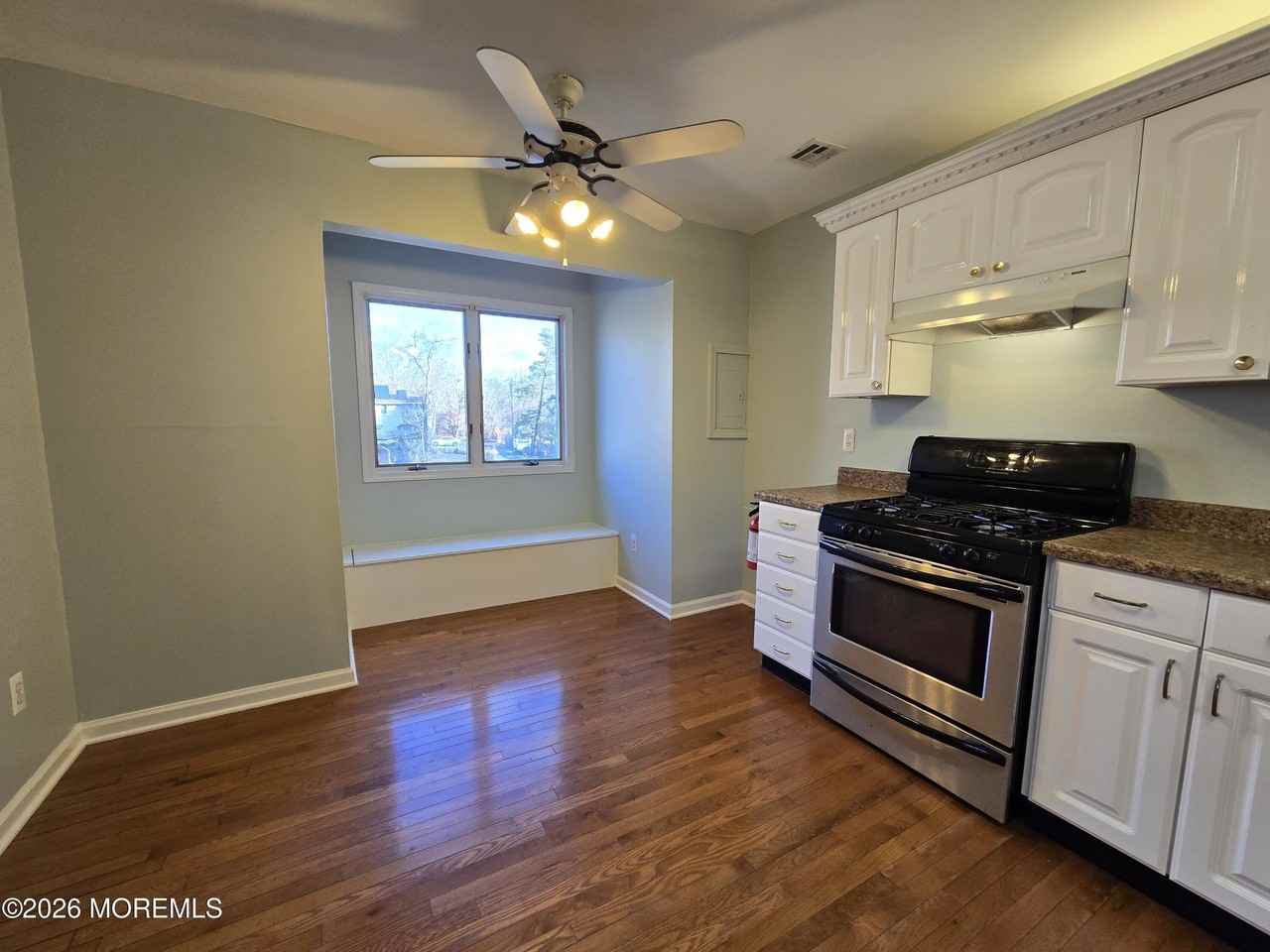 274 Easy Street unit: Right - Photo 7 of 19