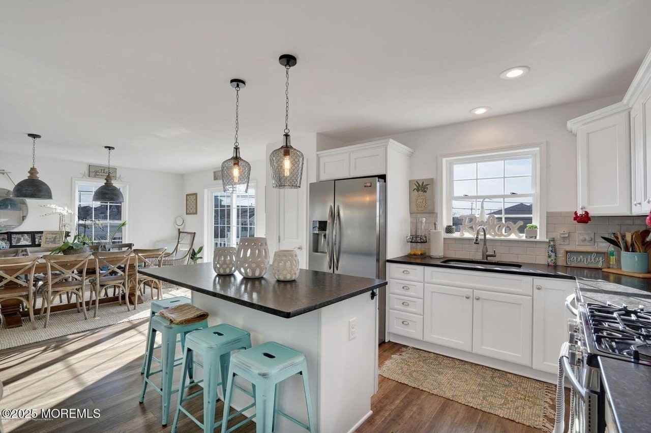 304 6th Avenue unit: Weekly - Photo 6 of 20