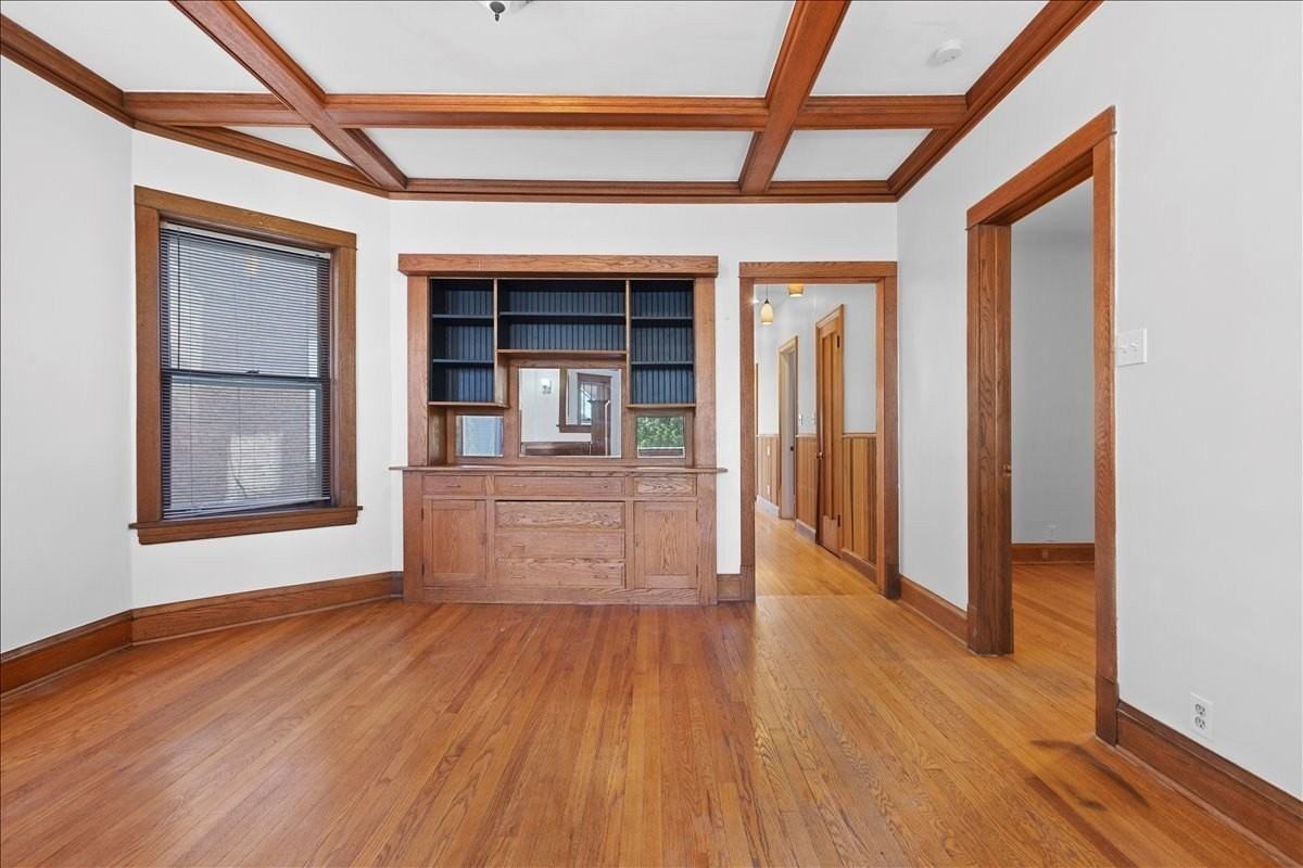 4226 N Sawyer Ave Unit 1 #1 - Photo 5 of 10