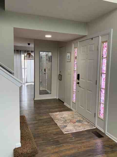 21408 Abbey Ln - Photo 3 of 32