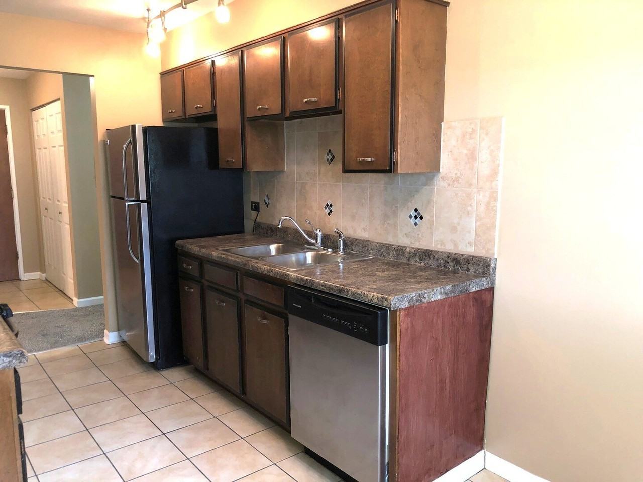 1331 S Finley Rd Apt 208 #208 - Photo 6 of 11