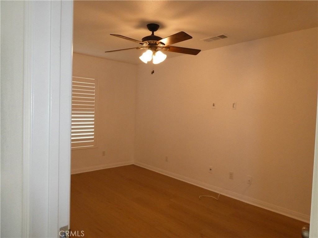 7613 Steamboat St - Photo 3 of 17