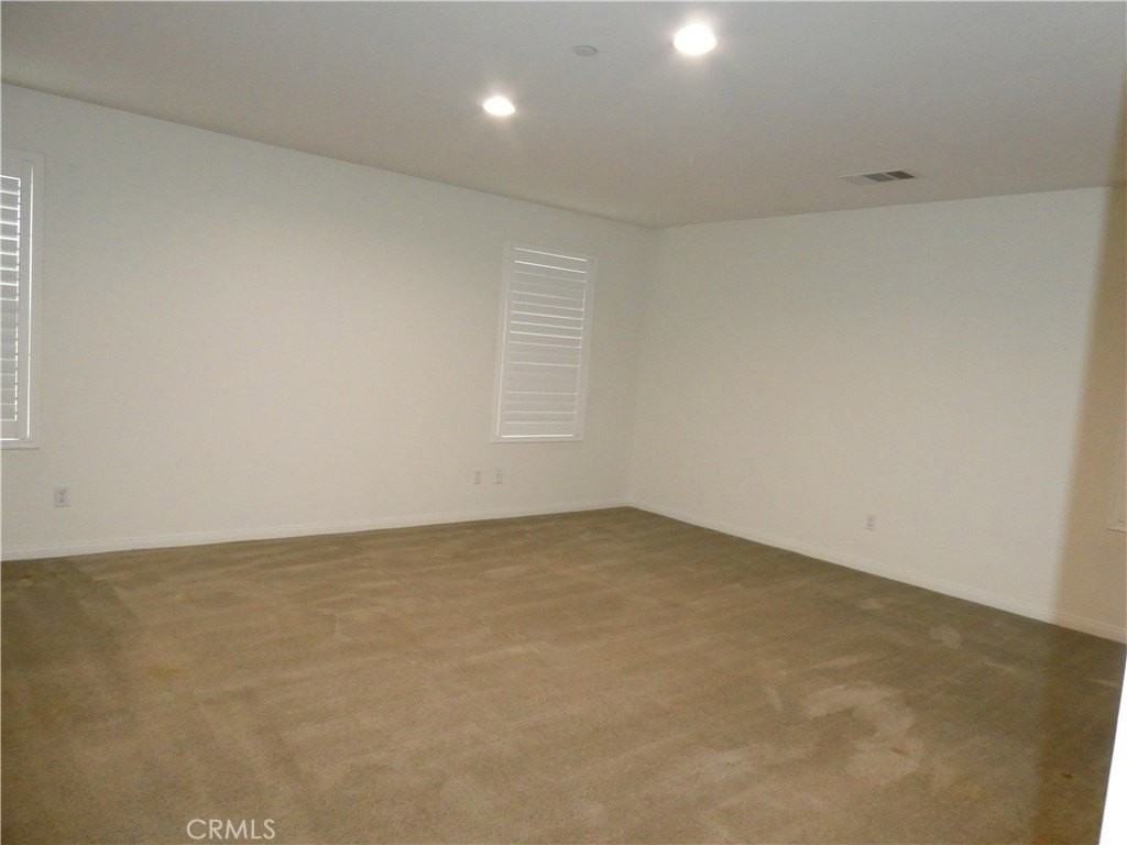 7613 Steamboat St - Photo 6 of 17