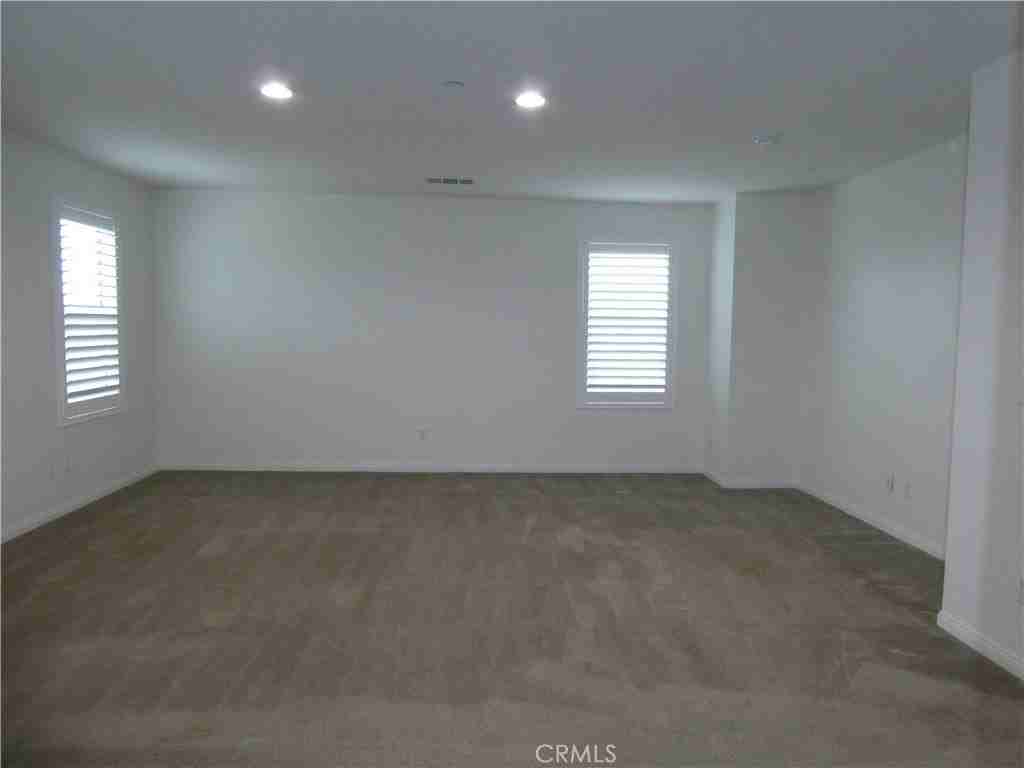 7613 Steamboat St - Photo 7 of 17