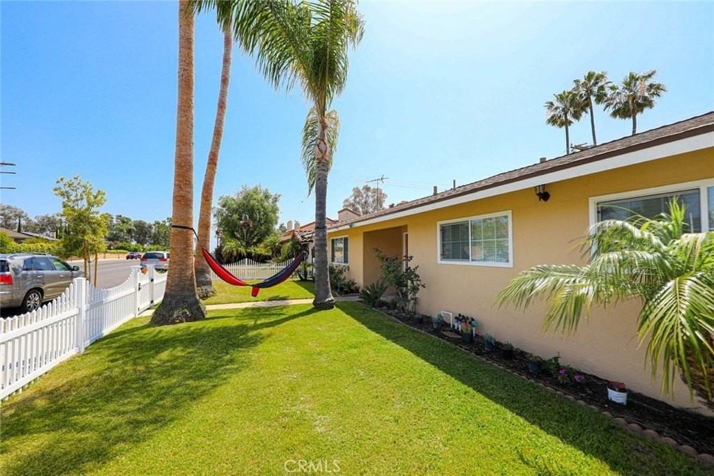 18091 Newland St - Photo 3 of 26