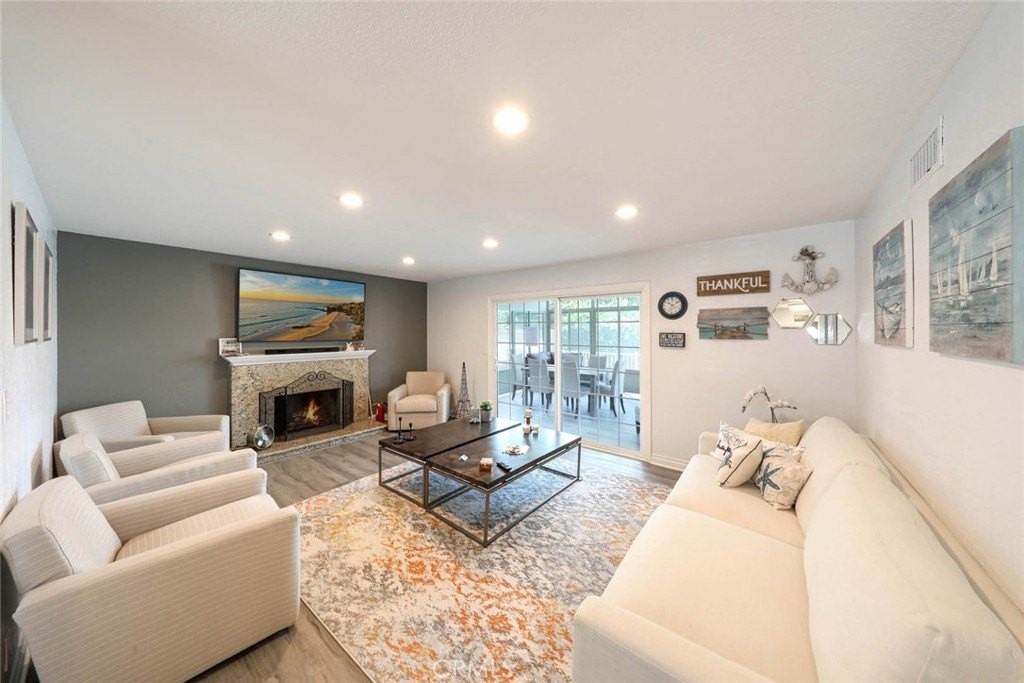 18091 Newland St - Photo 7 of 26