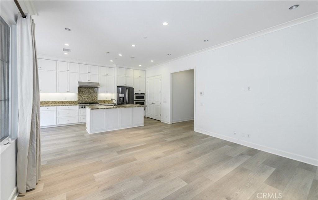 71 Stetson - Photo 3 of 43