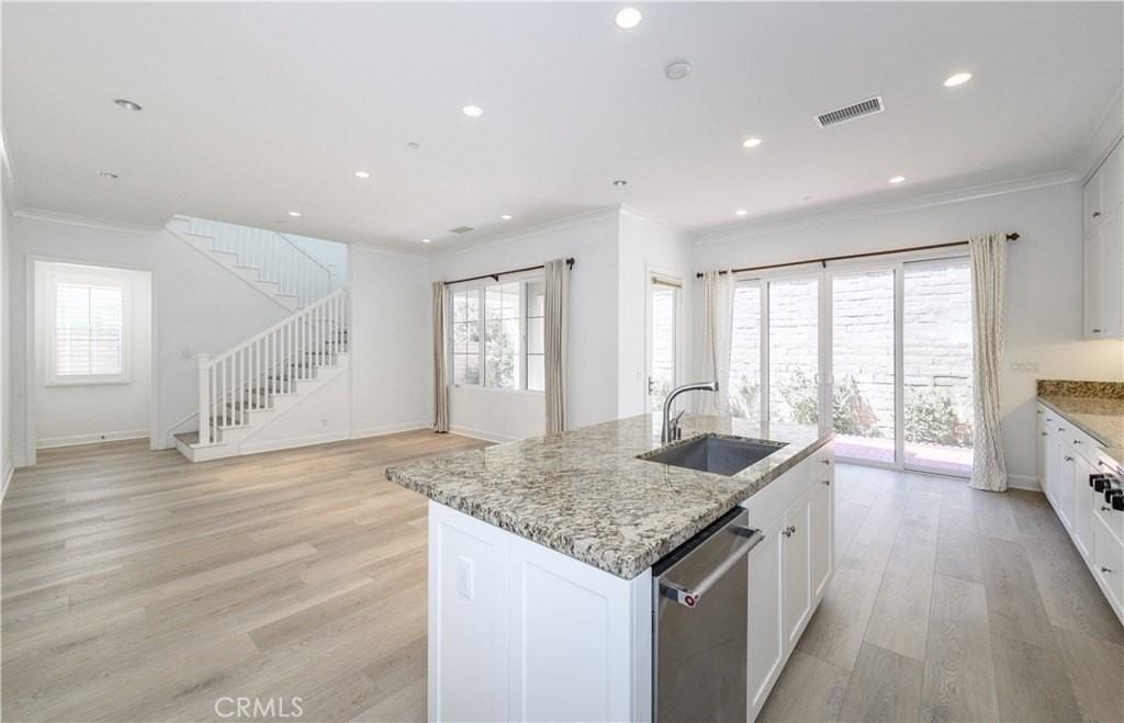 71 Stetson - Photo 7 of 43