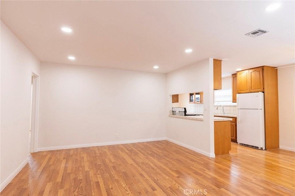 5310 Wilma St - Photo 2 of 28