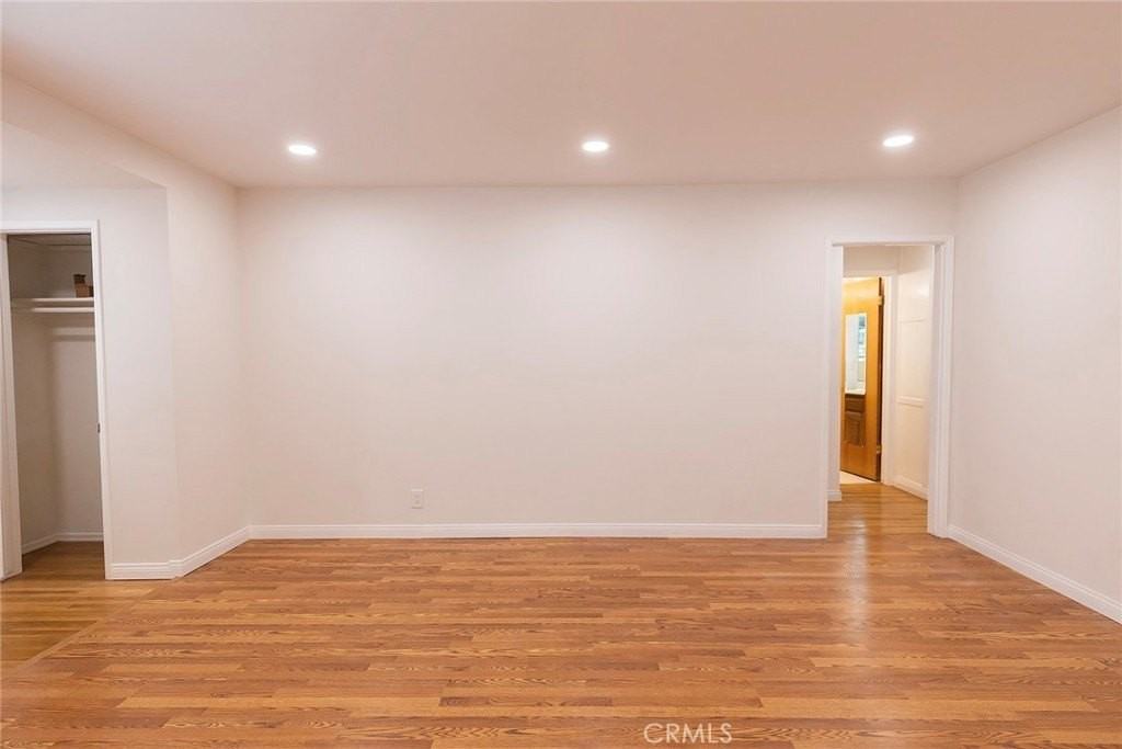 5310 Wilma St - Photo 3 of 28