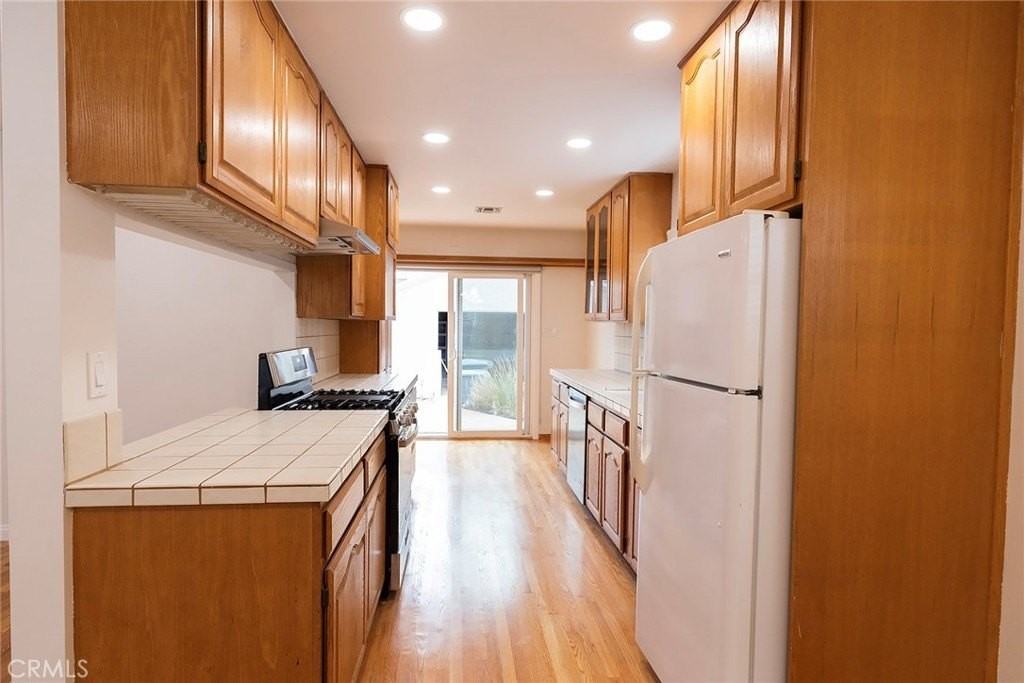 5310 Wilma St - Photo 7 of 28