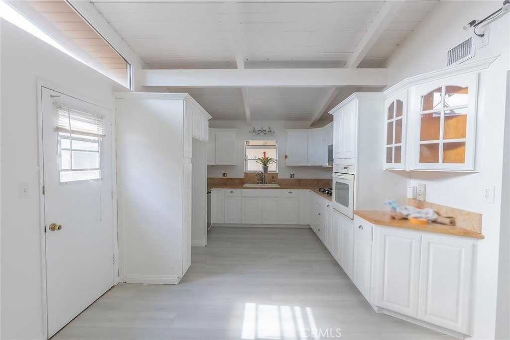 2244 W 236th St - Photo 4 of 24