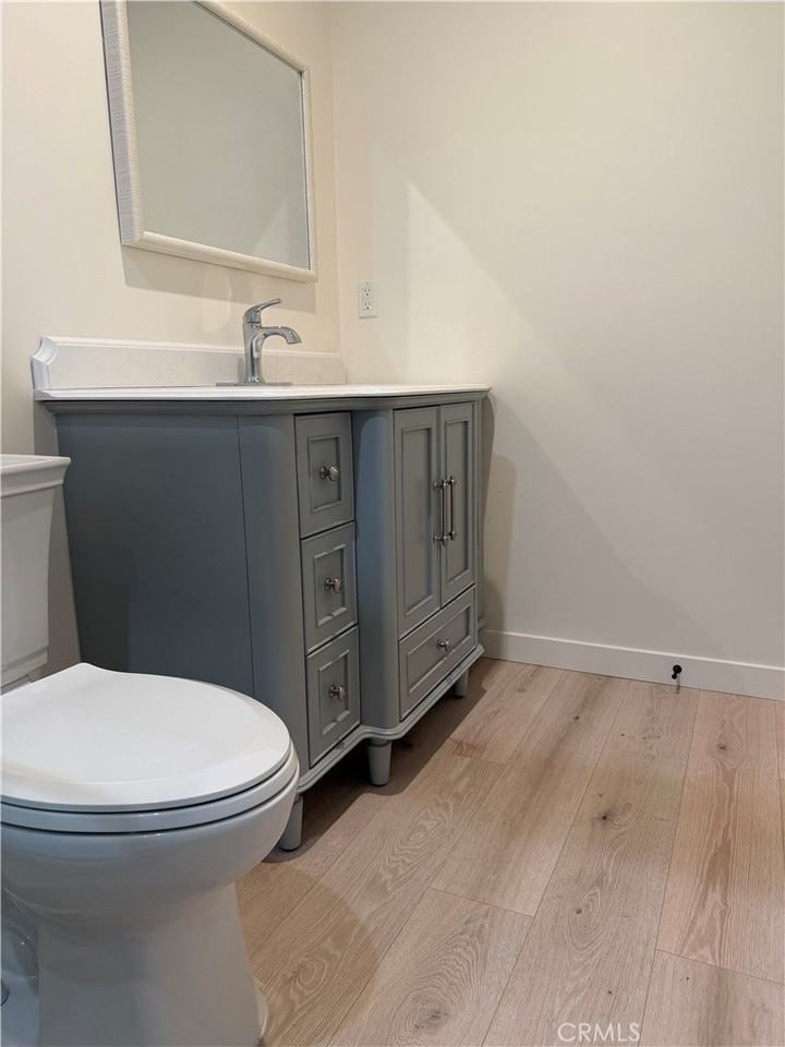 22524 Vanowen St - Photo 5 of 10