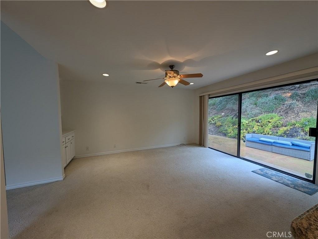 1086 Monte Sereno Dr - Photo 4 of 20