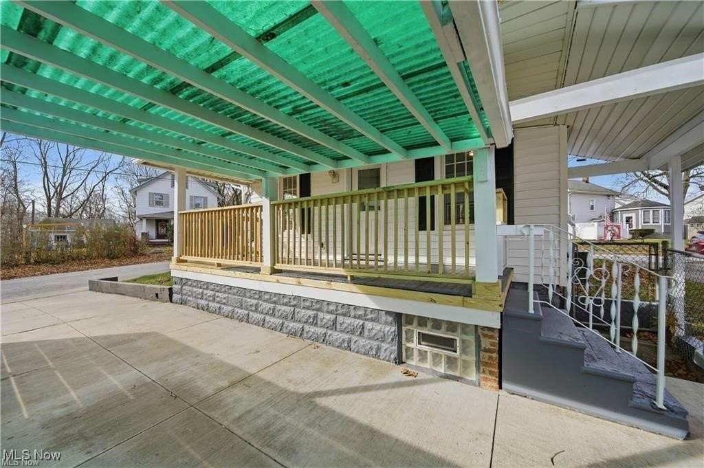 437 Erie St - Photo 6 of 35