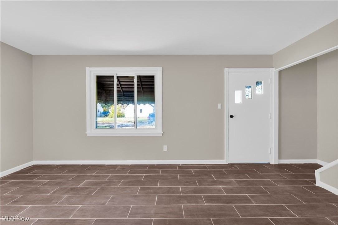 23198 Gay St - Photo 4 of 24