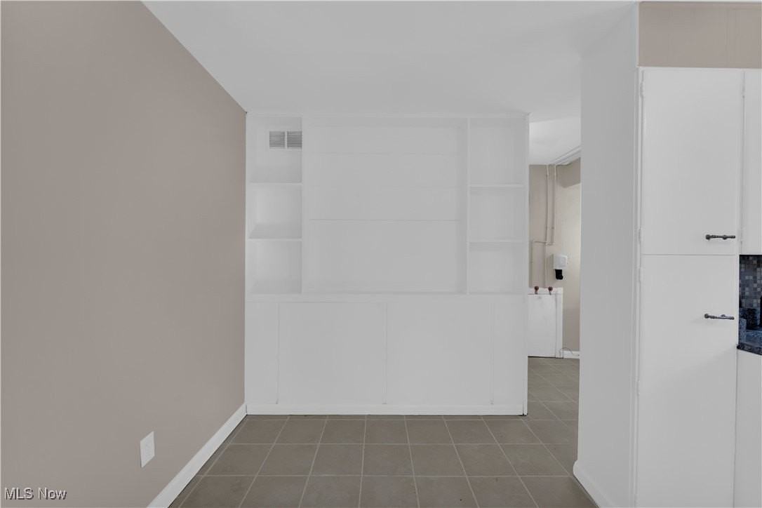 23198 Gay St - Photo 7 of 24